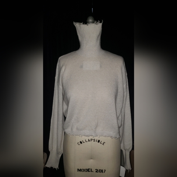 525 biege taupe 100% cashmere turtleneck ribb knit neck sleeve L